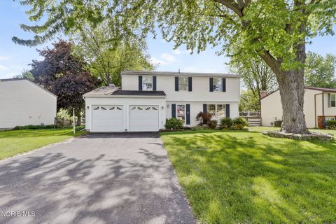 Photo of 2203 Longport Drive, Maumee, OH 43537 (MLS # 10007466)