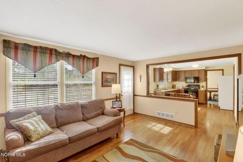 Tiny photo for 2203 Longport Drive, Maumee, OH 43537 (MLS # 10007466)