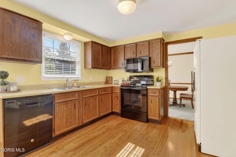 Tiny photo for 2203 Longport Drive, Maumee, OH 43537 (MLS # 10007466)