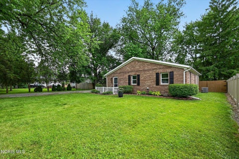 Tiny photo for 117 N Goodrich Street, Oregon, OH 43616 (MLS # 10012639)