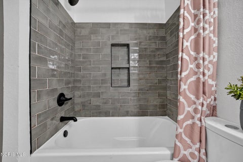 Tiny photo for 117 N Goodrich Street, Oregon, OH 43616 (MLS # 10012639)