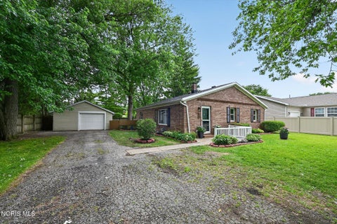 Tiny photo for 117 N Goodrich Street, Oregon, OH 43616 (MLS # 10012639)