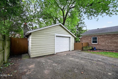 Tiny photo for 117 N Goodrich Street, Oregon, OH 43616 (MLS # 10012639)