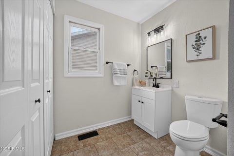 Tiny photo for 117 N Goodrich Street, Oregon, OH 43616 (MLS # 10012639)