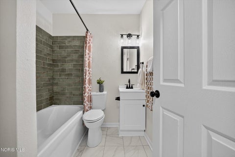 Tiny photo for 117 N Goodrich Street, Oregon, OH 43616 (MLS # 10012639)