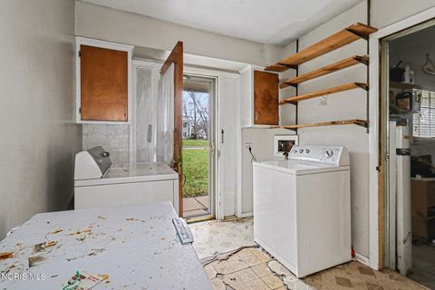 Tiny photo for 2208 Valley Brook Drive, Toledo, OH 43615 (MLS # 10005209)