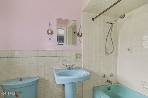 Tiny photo for 2208 Valley Brook Drive, Toledo, OH 43615 (MLS # 10005209)