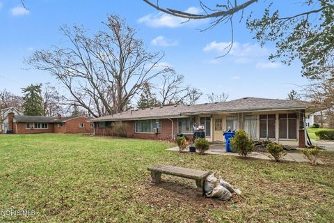 Tiny photo for 2208 Valley Brook Drive, Toledo, OH 43615 (MLS # 10005209)