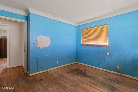 Tiny photo for 2208 Valley Brook Drive, Toledo, OH 43615 (MLS # 10005209)