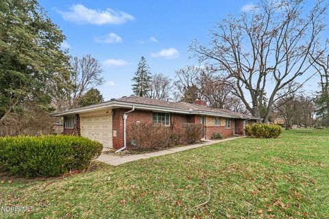 Tiny photo for 2208 Valley Brook Drive, Toledo, OH 43615 (MLS # 10005209)