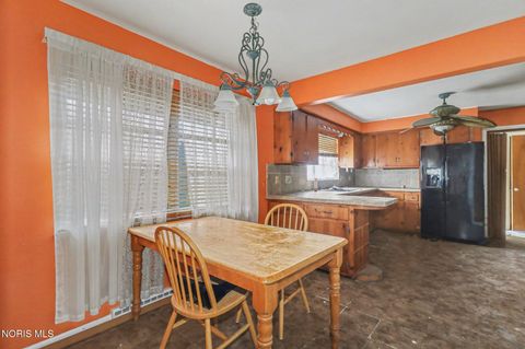 Tiny photo for 2208 Valley Brook Drive, Toledo, OH 43615 (MLS # 10005209)