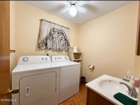 Tiny photo for 1839 Lynbrook Drive, Toledo, OH 43614 (MLS # 10010405)