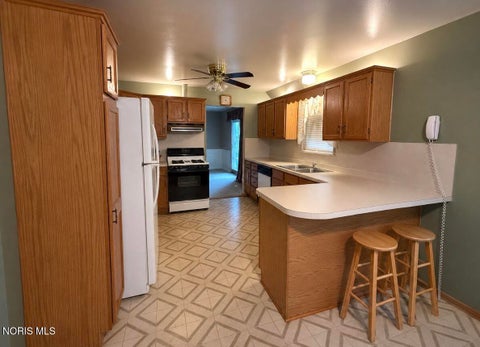 Tiny photo for 1839 Lynbrook Drive, Toledo, OH 43614 (MLS # 10010405)