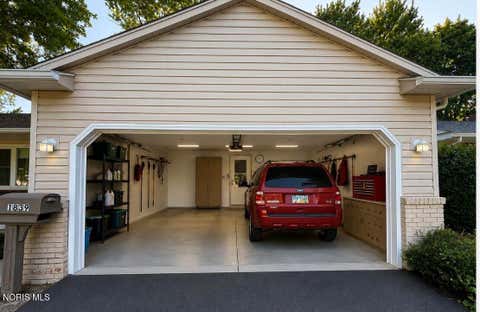 Tiny photo for 1839 Lynbrook Drive, Toledo, OH 43614 (MLS # 10010405)