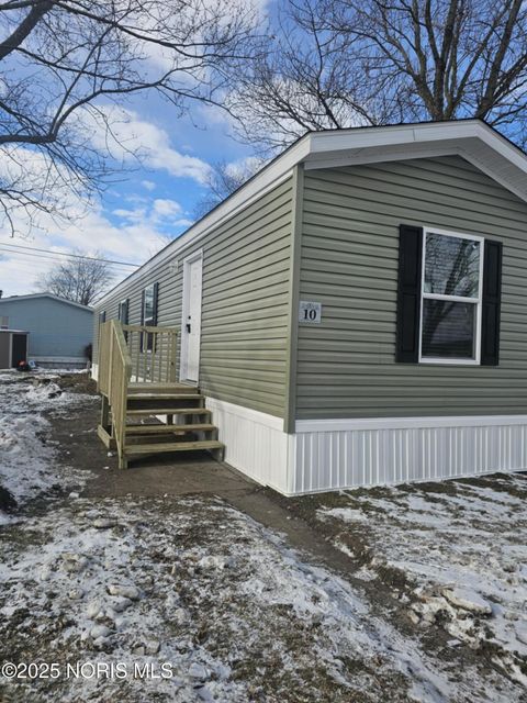 Photo of 13673 County Road E Rd #10, Bryan, OH 43506 (MLS # 10002345)