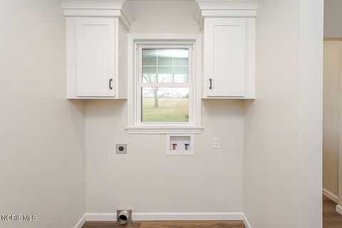 Tiny photo for 105 County Road 10, Liberty Center, OH 43532 (MLS # 10004808)