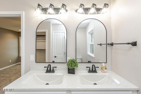 Tiny photo for 105 County Road 10, Liberty Center, OH 43532 (MLS # 10004808)