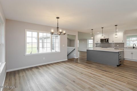 Tiny photo for 105 County Road 10, Liberty Center, OH 43532 (MLS # 10004808)