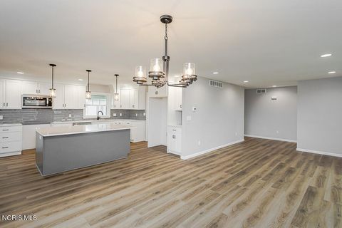 Tiny photo for 105 County Road 10, Liberty Center, OH 43532 (MLS # 10004808)