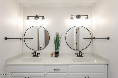 Tiny photo for 105 County Road 10, Liberty Center, OH 43532 (MLS # 10004808)