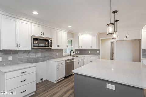 Tiny photo for 105 County Road 10, Liberty Center, OH 43532 (MLS # 10004808)