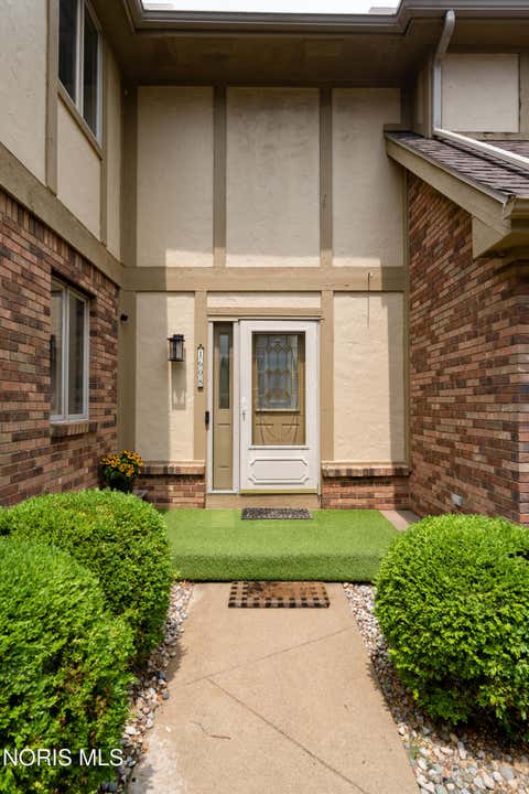 Tiny photo for 1608 Saddlebrook Court # C, Toledo, OH 43615 (MLS # 10010518)