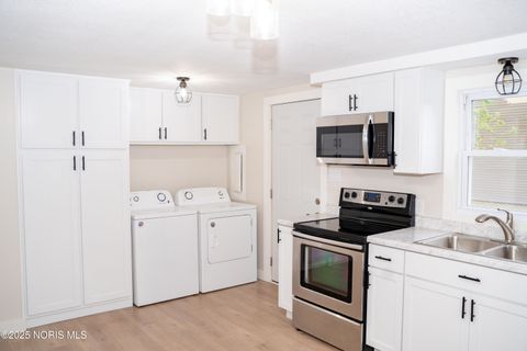 Tiny photo for 418 E Baldwin Street, Paulding, OH 45879 (MLS # 10000289)