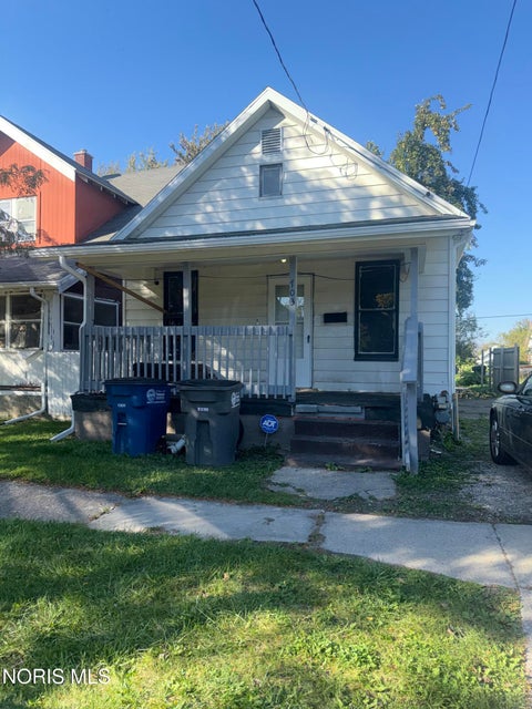 Photo of 703 Ashwood Avenue, Toledo, OH 43608 (MLS # 10014819)