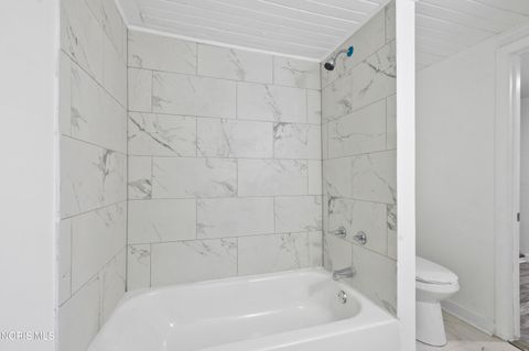 Tiny photo for 245 E Delaware Avenue, Toledo, OH 43608 (MLS # 10008526)