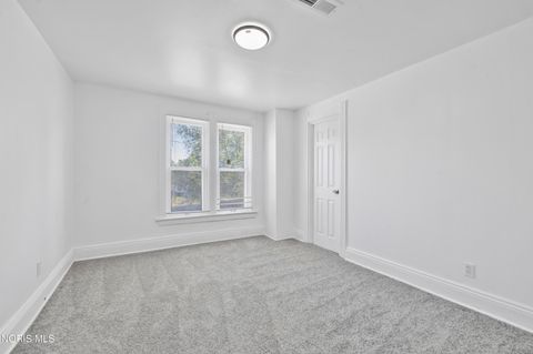 Tiny photo for 245 E Delaware Avenue, Toledo, OH 43608 (MLS # 10008526)