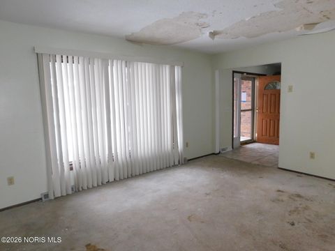 Tiny photo for 5637 Swan Creek Drive, Toledo, OH 43614 (MLS # 10003612)