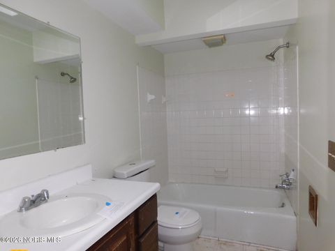 Tiny photo for 5637 Swan Creek Drive, Toledo, OH 43614 (MLS # 10003612)