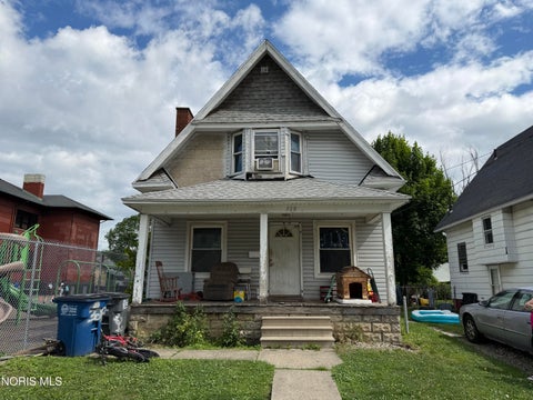Photo of 328 Eastern Avenue, Toledo, OH 43609 (MLS # 10009335)