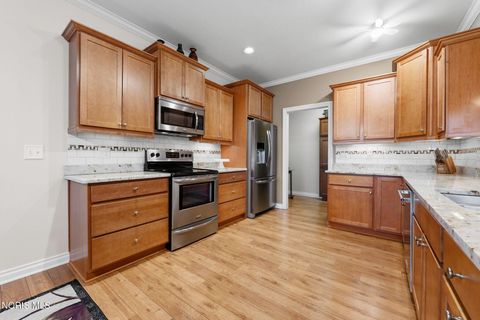 Tiny photo for 5066 Lake Breeze Lane, Maumee, OH 43537 (MLS # 10005983)