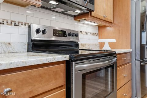 Tiny photo for 5066 Lake Breeze Lane, Maumee, OH 43537 (MLS # 10005983)