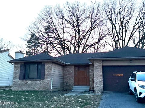 Photo of 1269 Westfield Drive, Maumee, OH 43537 (MLS # 10004685)