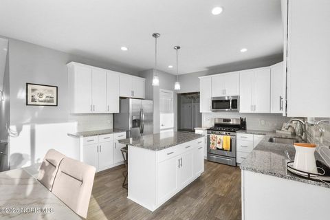 Tiny photo for 11037 Bay Trace Drive, Perrysburg, OH 43551 (MLS # 10000546)