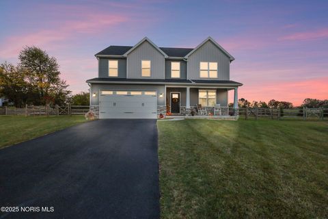 Photo of 11037 Bay Trace Drive, Perrysburg, OH 43551 (MLS # 10000546) Photo of 11037 Bay Trace Drive, Perrysburg, OH 43551 (MLS # 10000546)