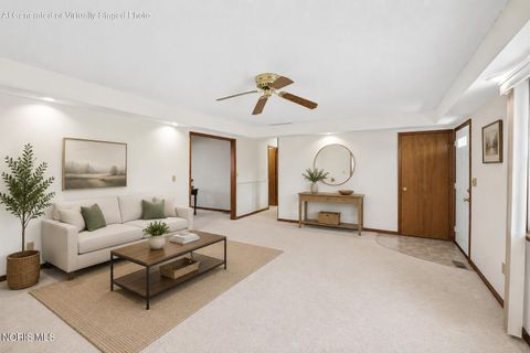 Tiny photo for 332 Hillshafer Drive, Findlay, OH 45840 (MLS # 10008776)