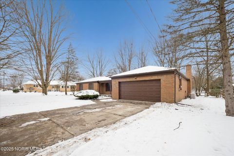Tiny photo for 405 Normandie Boulevard, Bowling Green, OH 43402 (MLS # 10004970)