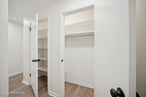 Tiny photo for 405 Normandie Boulevard, Bowling Green, OH 43402 (MLS # 10004970)