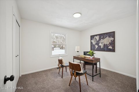 Tiny photo for 405 Normandie Boulevard, Bowling Green, OH 43402 (MLS # 10004970)