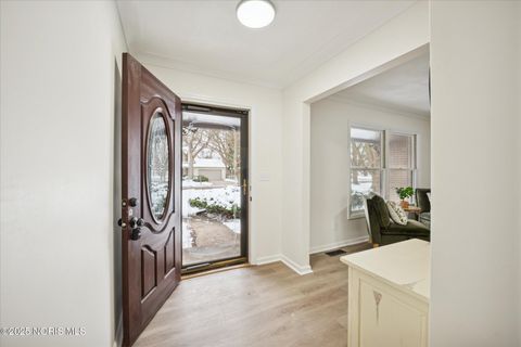 Tiny photo for 405 Normandie Boulevard, Bowling Green, OH 43402 (MLS # 10004970)