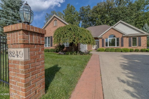 Tiny photo for 3249 Stone Wall Road, Maumee, OH 43537 (MLS # 10012191)