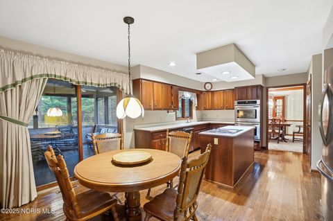 Tiny photo for 5523 Ginger Tree Lane, Toledo, OH 43623 (MLS # 10000355)