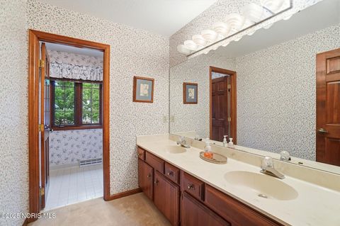 Tiny photo for 5523 Ginger Tree Lane, Toledo, OH 43623 (MLS # 10000355)