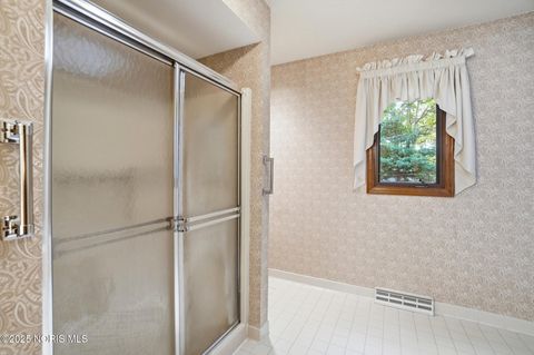Tiny photo for 5523 Ginger Tree Lane, Toledo, OH 43623 (MLS # 10000355)