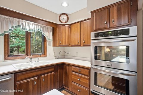 Tiny photo for 5523 Ginger Tree Lane, Toledo, OH 43623 (MLS # 10000355)
