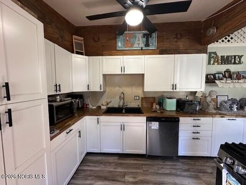 Tiny photo for 1809 Birdie Drive, Toledo, OH 43615 (MLS # 10003685)