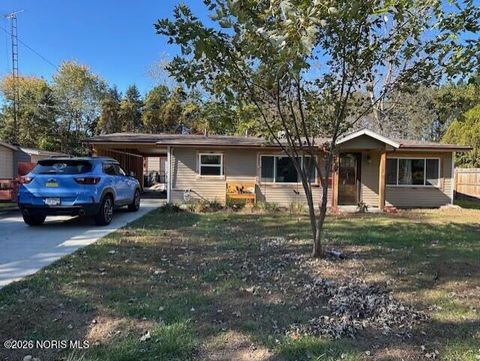 Photo of 1809 Birdie Drive, Toledo, OH 43615 (MLS # 10003685)